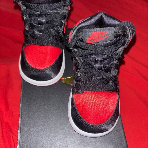 Air Jordan 1s - Picture 2 of 4